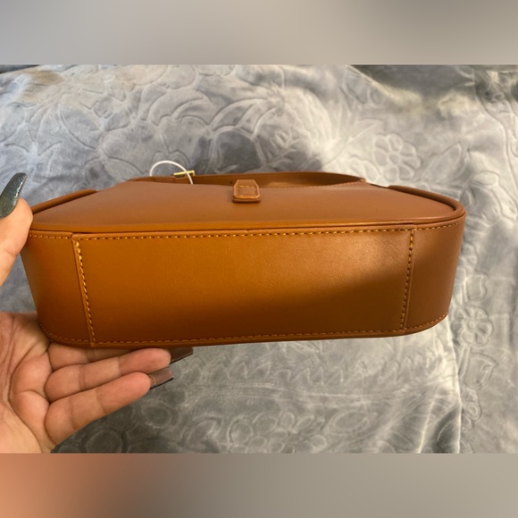 Fashion Elegant Tan Leather ParisLe 5 a 7 Mono Antique Gold Shoulder Bag - Picture 6 of 12